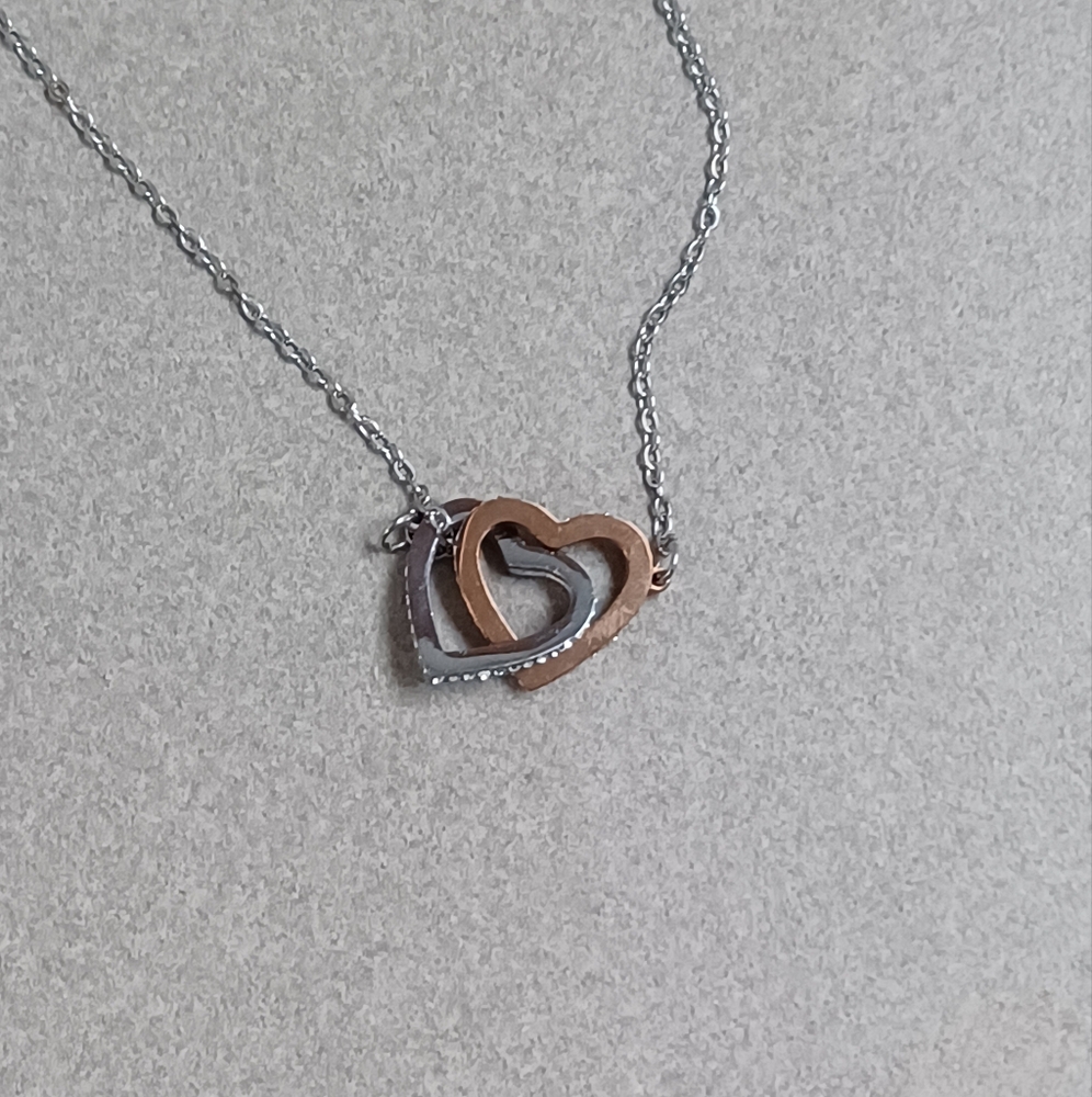 Sisters necklace